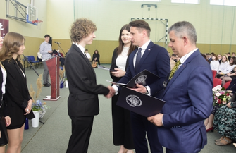 Pożegnanie absolwentów w I Zespole Szkół we Wschowie