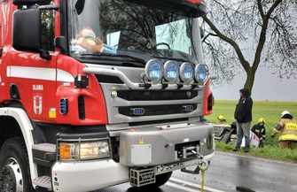 28-letni kierowca Skody Fabii dachował na drodze Sława-Stare Strącze FOTO