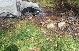 Nowe Strącze Samochód zaparkowany w lesie spłonął doszczętnie FOTO