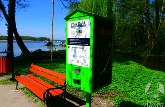 Ptasie Bufety w Parku Miejskim w Sławie Nowoczesne automaty dbające o ptaki