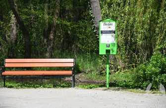 Ptasie Bufety w Parku Miejskim w Sławie Nowoczesne automaty dbające o ptaki