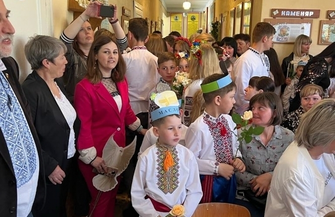 Starosta Wschowski przekazał autobus szkole na Ukrainie