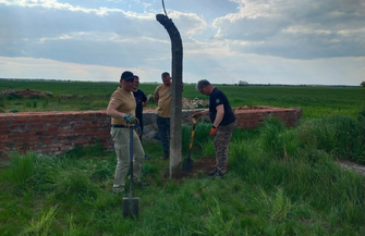 Więźniarki przeżywały tu niemieckie piekło. Na ruinach folwarku nieopodal Przybyszowa stanie tablica informacyjna