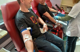 Pod wschowskąkomendą policji stanąłkrwiobus FOTO