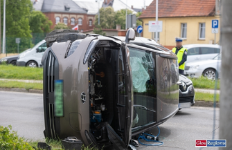 Wschowa. Elektryczny Hyundai wylądował na boku FOTO