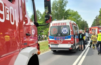 Zderzenie pojazdów w Sławie. Strażacy apelująo zachowanie ostrożności
