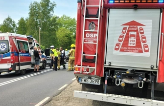 Zderzenie pojazdów w Sławie. Strażacy apelująo zachowanie ostrożności