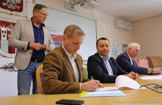 Umowy podpisane Parafie i samorządy otrzymały wsparcie finansowe FOTO