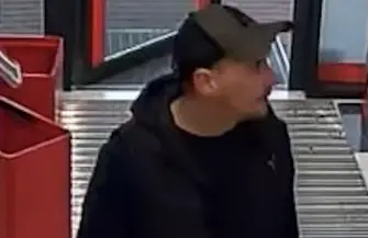 Wschowa Ten mężczyzna jest poszukiwany przez policję. Wyszedłz drogerii bez płacenia