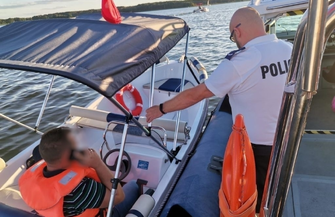 Sława. Policyjni wodniacy dbają o bezpieczeństwo. W weekend nie obyło się bez interwencji