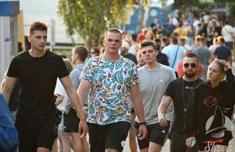 Rap Stacja Festiwal 2023 Festiwalowicze rozpoczęli zabawę ZDJĘCIA