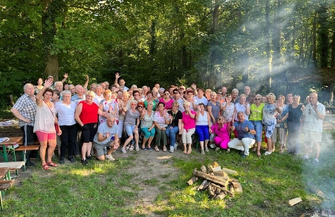 Na Szlaku Bluszczowym odbyło sięOgnisko z Seniorami FOTO