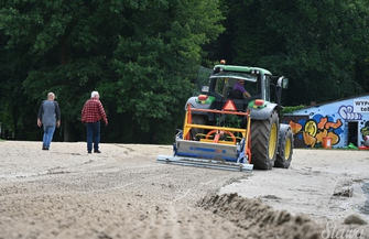 Sława. Trwa głębokie oczyszczanie plaż na terenie SCKiW VIDEO