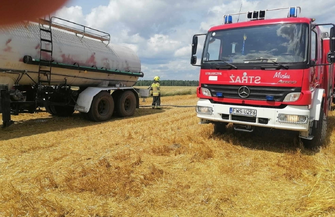 Krzepielów. Doszło do pożaru ścierniska. W akcji strażacy i rolnicy FOTO