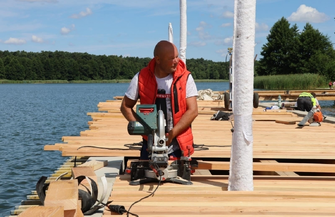 Pomost w Lginiu rośnie w oczach FOTO