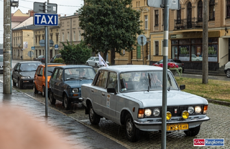 Miłośnicy Retro Rynku w akcji Zrobili niespodziankę Tivisowi FOTO