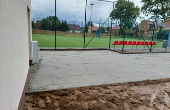 Nowa kostka przy szkole w Łupicach FOTO