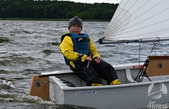 Żeglarskie zmagania na Jeziorze Sławskim FOTO