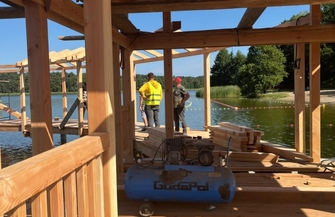 Budowa zespołu pomostów w Lginiu na ukończeniu FOTO