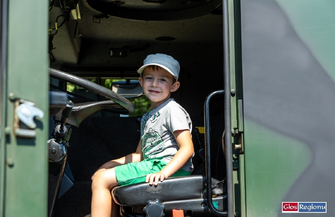 Wojskowi opanowali Park Górczyński. Piknik wojskowy w Szlichtyngowej FOTO