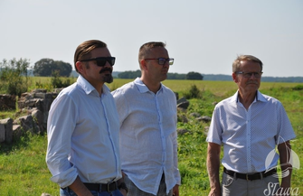 Prace archeologiczne w poszukiwaniu mogił więźniarek spod Sławy FOTO