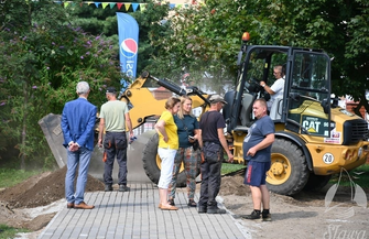 Nowy chodnik dla uczniów Szkoły Podstawowej w Sławie FOTO