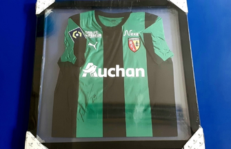 Do zgarnięcia koszulka P. Frankowskiego z autografem Trwa licytacja na rzecz SOSW we Wschowie