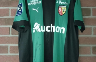 Do zgarnięcia koszulka P. Frankowskiego z autografem Trwa licytacja na rzecz SOSW we Wschowie