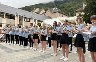 Orkiestra Maestoso i Mażoretki z Leszna we Francji FOTO