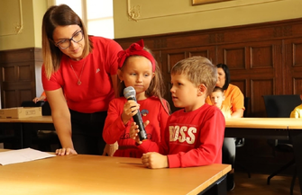 Przedszkolaki z wizytąwe wschowskim ratuszu FOTO