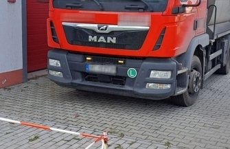 Kierowcy blokują drogę strażakom. Czy warto ryzykować cudzym życiem