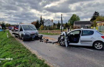 Na trasie Sława-Stare Strącze doszło do wypadku. Kierowcy fiata i peugeota trafili do szpitala FOTO
