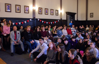 Studenci z Erasmusa przyjechali do I LO. W wydarzeniu uczestniczyło 160 uczniów