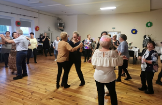 Gminny Dzień Seniora w Szlichtyngowie. Przybyło prawie 100 seniorów ZDJĘCIA