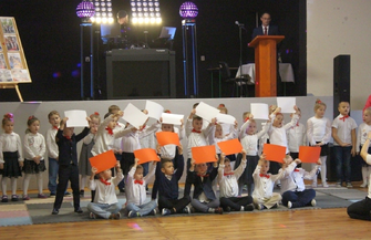 Gminny Dzień Seniora w Szlichtyngowie. Przybyło prawie 100 seniorów ZDJĘCIA