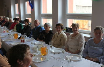 Gminny Dzień Seniora w Szlichtyngowie. Przybyło prawie 100 seniorów ZDJĘCIA