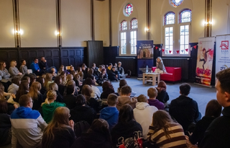 Magdalena Popławska we Wschowie. Oczarowała licealistów