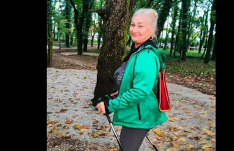 Seniorzy od września spacerowali z kijkami. Piękny wspólny czas ZDJĘCIA