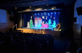 Wesoła Trójeczka wystawiła spektakl pt. Depresja Mikołaja