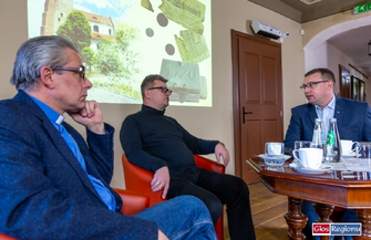 Co dalej z najstarszą kapsułą czasu znalezionąw Farze Te dokumenty pokażąprawdę