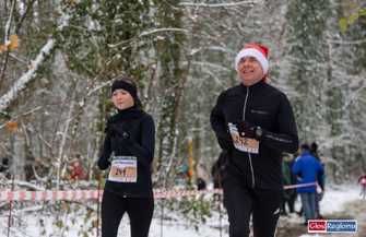 Na sportowo w szczytnym celu. IX Bieg Mikołajkowy na Szlaku Bluszczowym ZDJĘCIA
