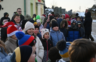 Mikołaj w podróży po gminie Sława. Odwiedza dzieci i rozdaje prezenty ZDJĘCIA