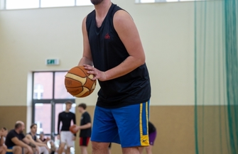 Wysoka frekwencja zacięta rywalizacja i szczytny cel. Amatorski Turniej Koszykówki o Puchar Wojciecha Kuryłły