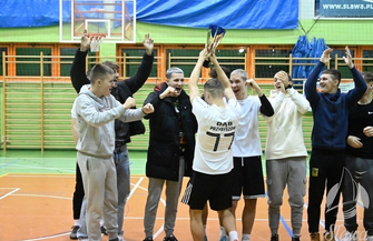 Grali dla Nikosia. Mikołajkowy Charytatywny Turniej Piłki Nożnej Halowej w Sławie