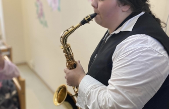 U Salezjanek w ZOLu i Stowarzyszeniu Nasz Ośrodek. A. Bielawski i W. Starosta ze świąteczną wizytą