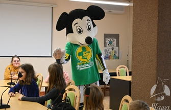 Falubazowe Mikołajki w Sławie. Dzieciaki odwiedziła Motomysz FOTO