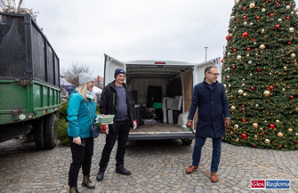 Jarmark kolędy i choinki za elektrośmieci. Wigilia Miejska we Wschowie ZDJĘCIA
