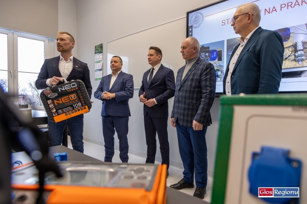 W I ZS we Wschowie otwarto nowąsalę. To nowoczesna pracownia elektryczna FOTO