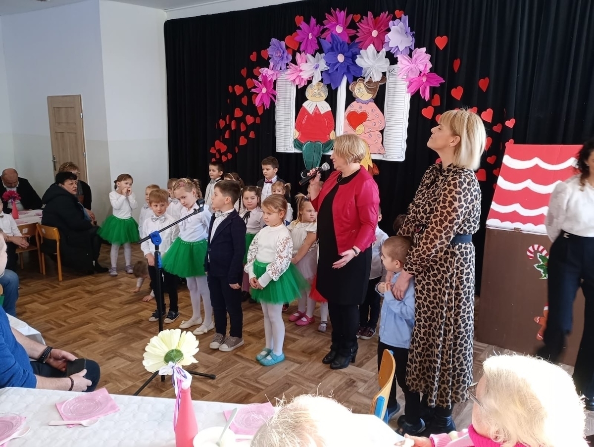 Były występy i życzenia. DzieńBabci i Dziadka w gminie Szlichtyngowa