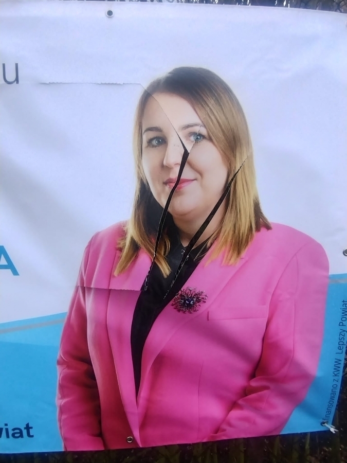 Ktośpociąłtwarz kandydatce do Rady Powiatu. Ujawniła się zawiść nienawiść i hejt
